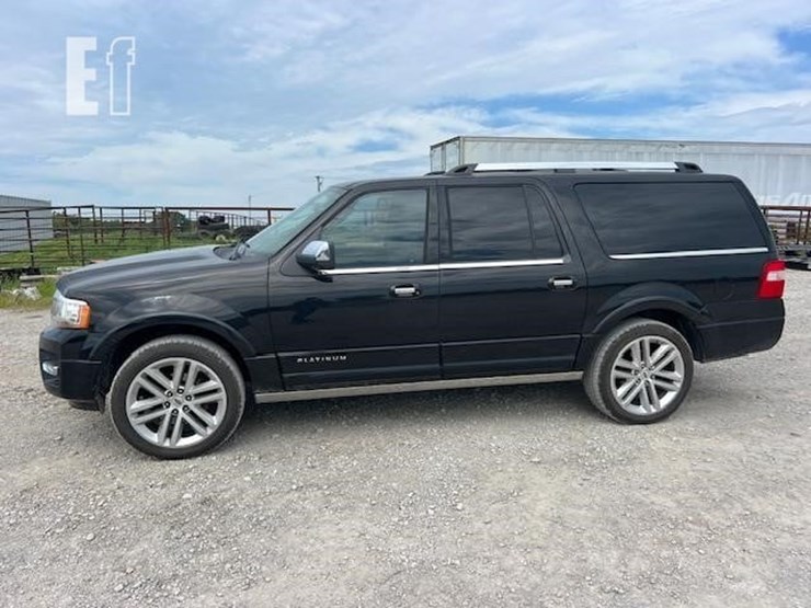 2015-ford-expedition-platinum-image-2