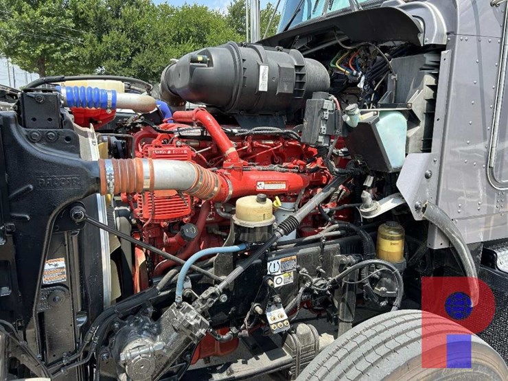 2013-kenworth-t800-image-19