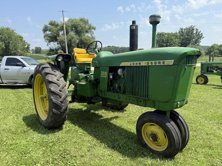 john-deere-3010-image-1