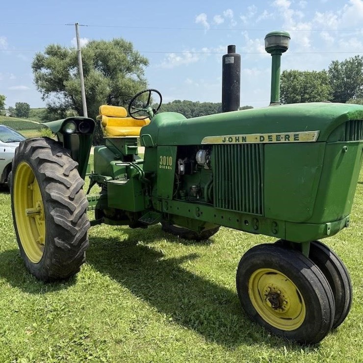 JOHN DEERE 3010