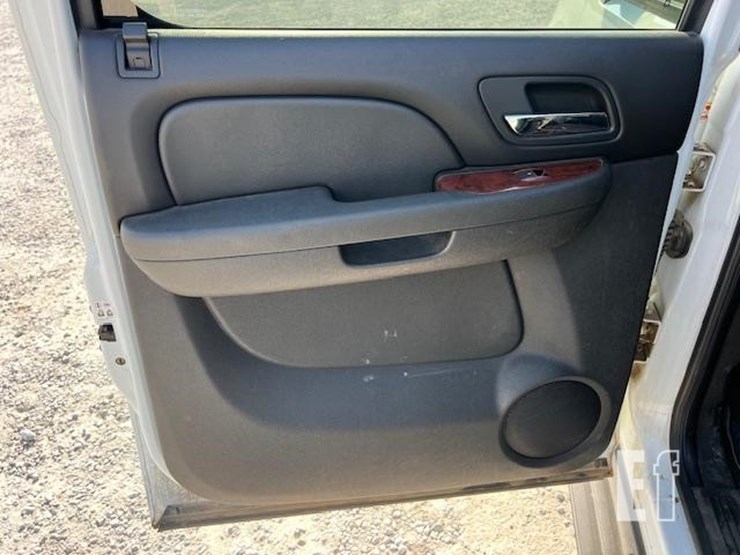 2011-gmc-yukon-xl-image-35