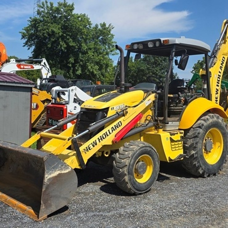 2011 NEW HOLLAND B95B