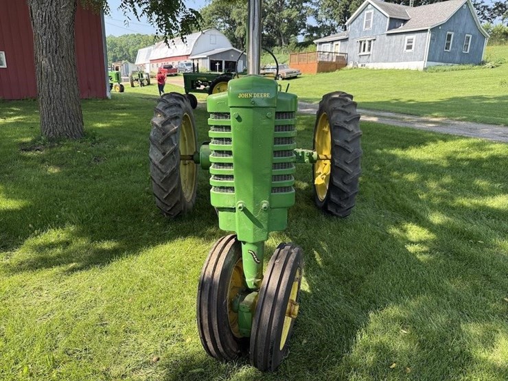 john-deere-b-image-2