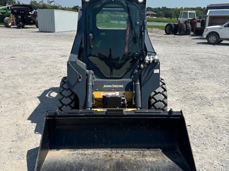 2018-deere-318g-image-8
