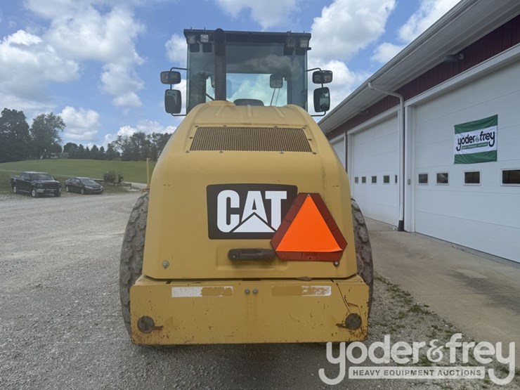 2014-caterpillar-cs54b-image-4