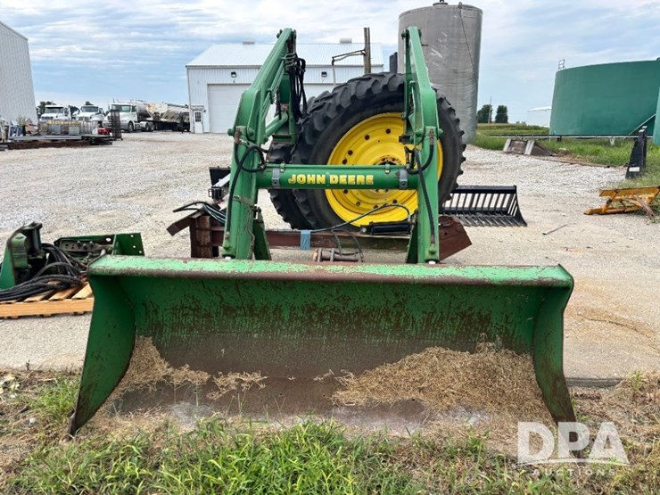 john-deere-725-image-3