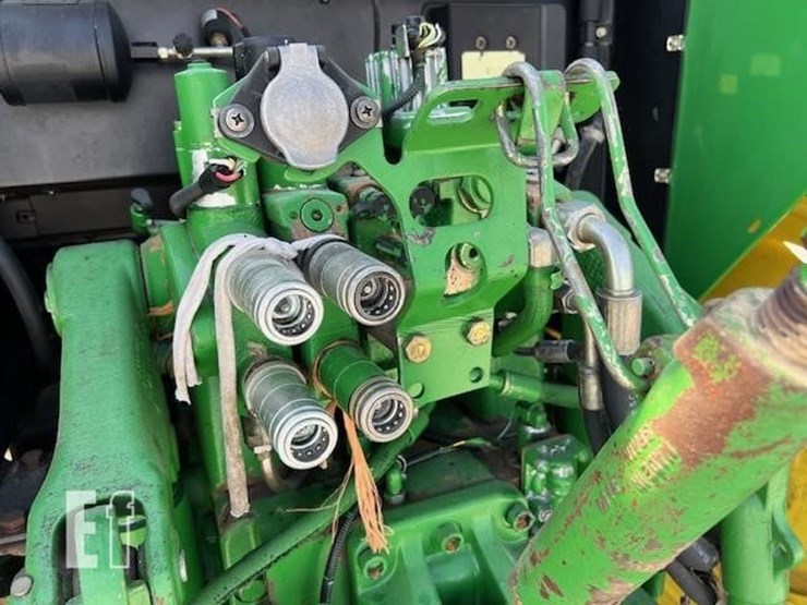 john-deere-6415-image-32