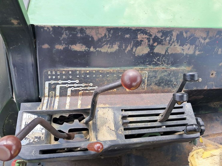 john-deere-4440-image-17