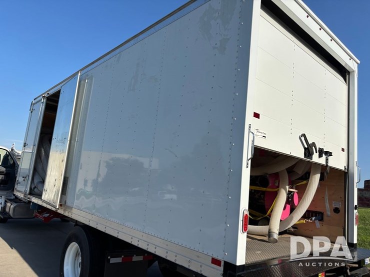 2023-ford-f650-image-39