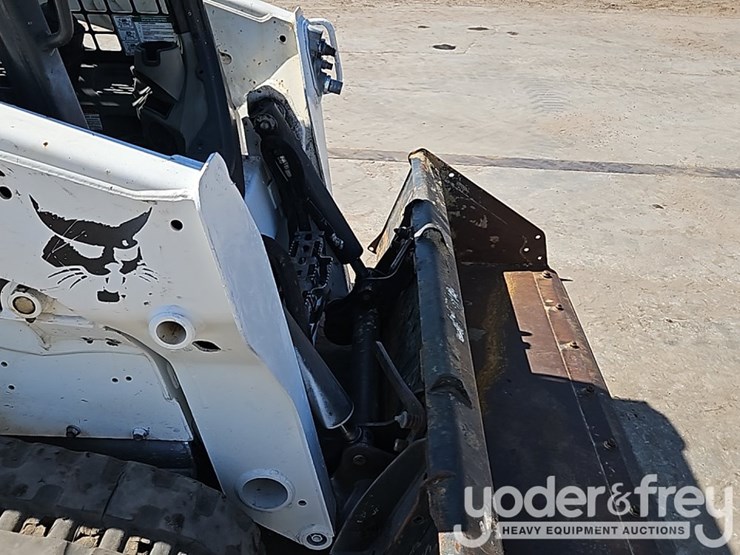 2017-bobcat-t590-image-12