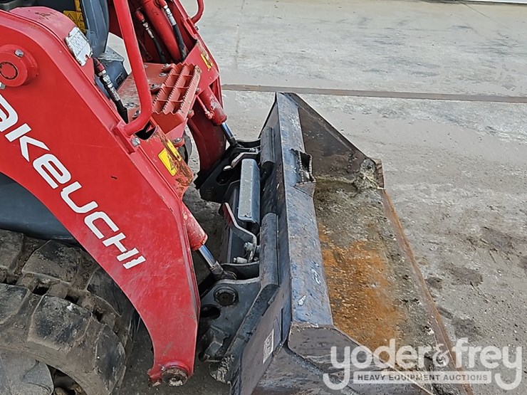 2021-takeuchi-tl8r2-image-13