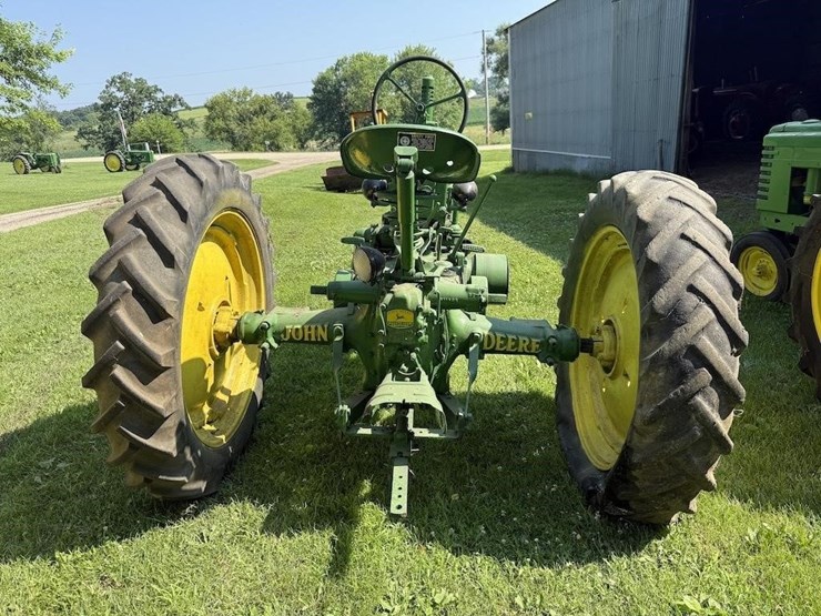 john-deere-b-image-4
