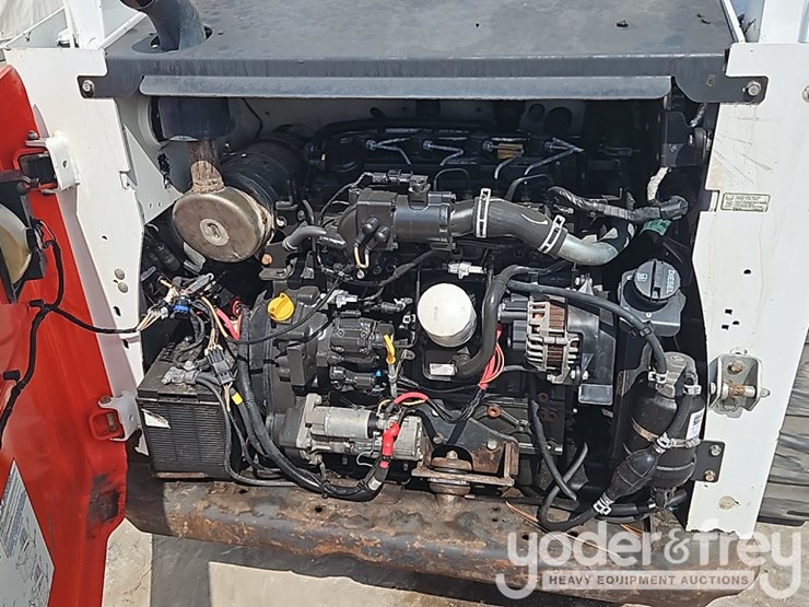 2019-bobcat-t740-image-10
