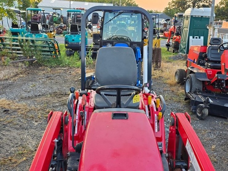 2017-massey-ferguson-gc1705-image-27