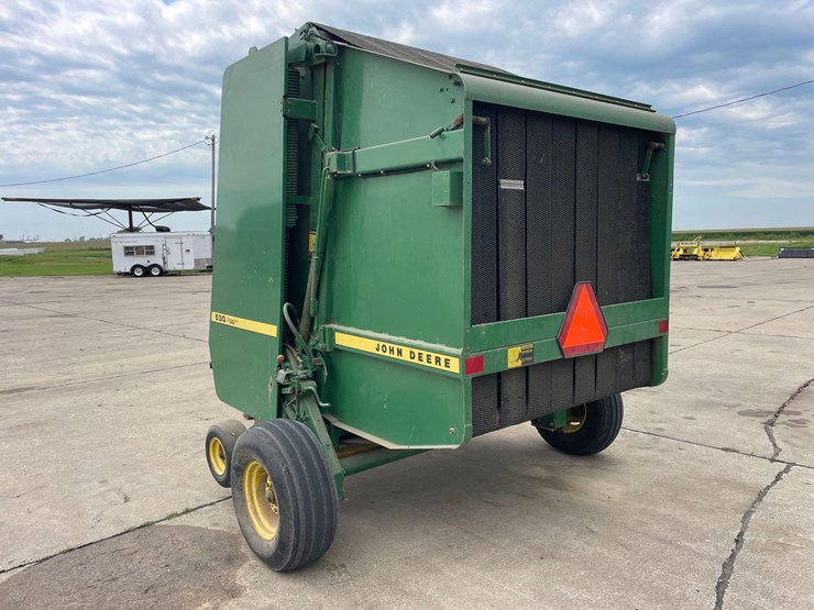 john-deere-530-image-4