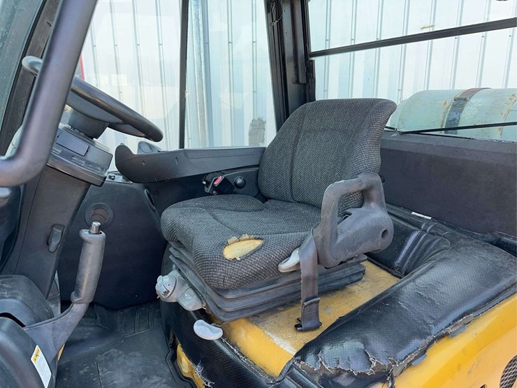 2013-yale-gip080-forklift-image-11