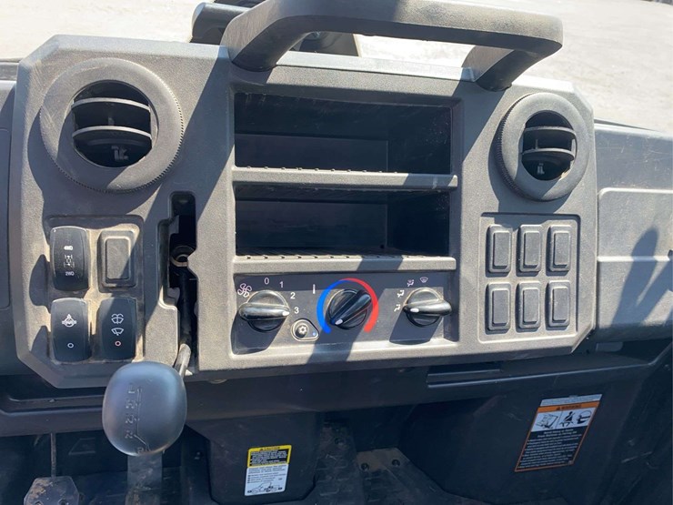 2023-john-deere-gator-image-28