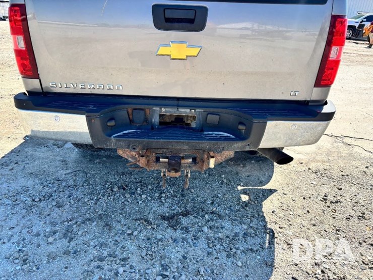 2013-chevrolet-silverado-2500-lt-image-34