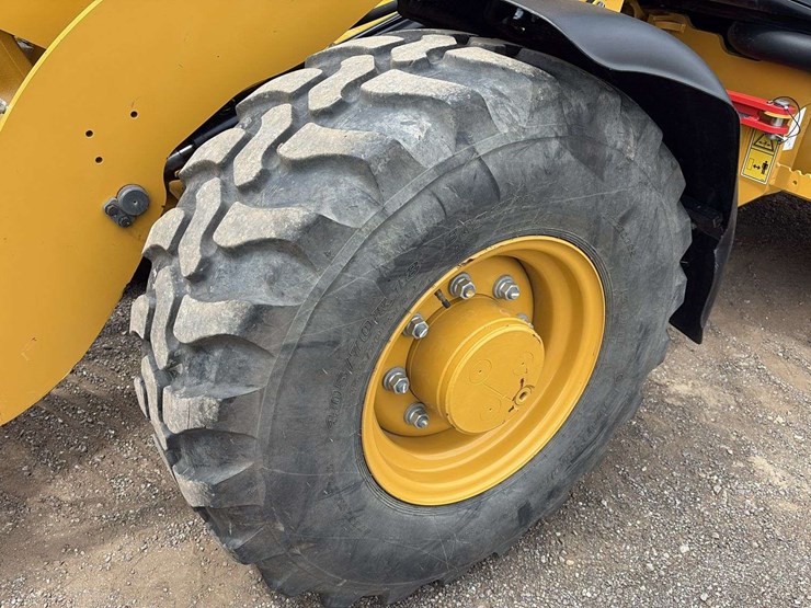 2022-caterpillar-906m-image-7