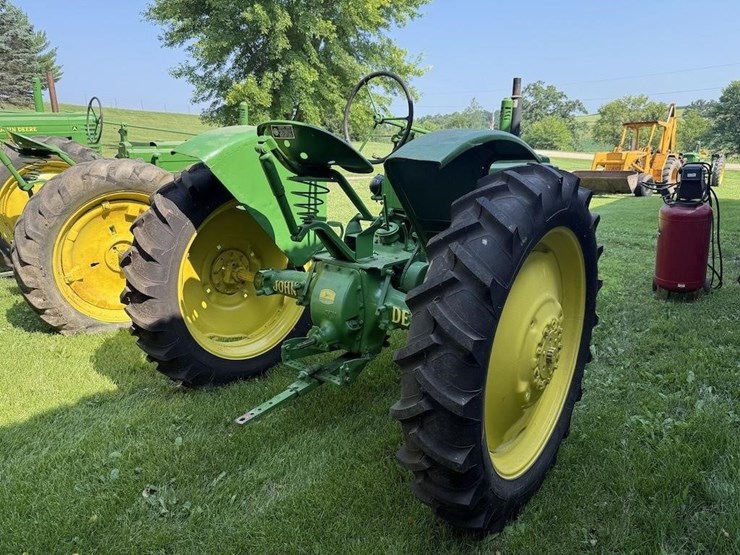 john-deere-b-image-4