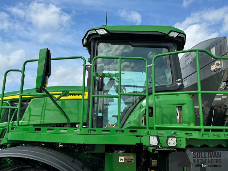 2022-john-deere-800r-image-10