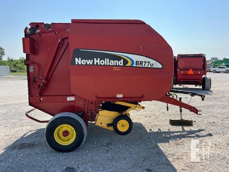 new-holland-br770a-image-6