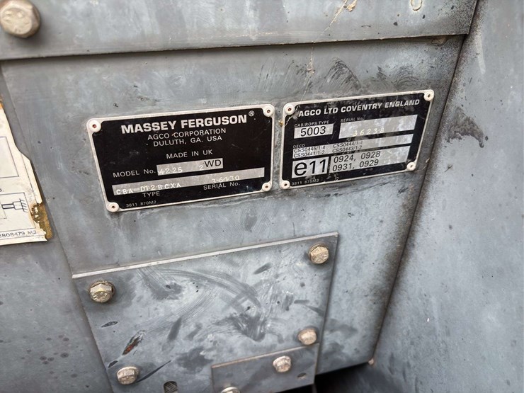 massey-ferguson-4225-image-27