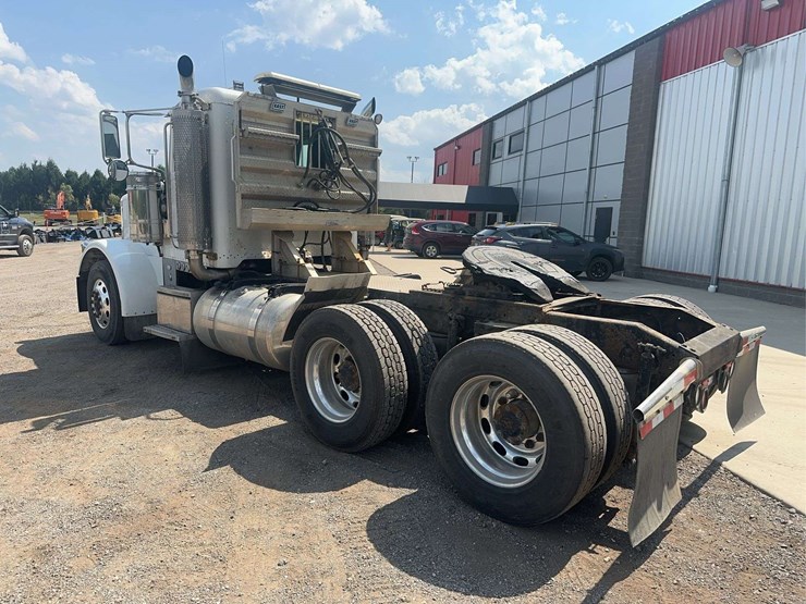 2006-peterbilt-378-image-4