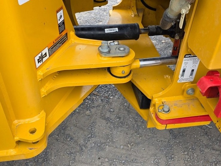 2021-deere-524l-image-17