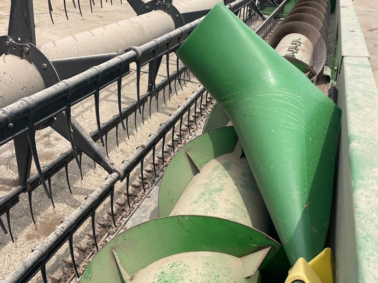 2011-john-deere-635f-image-36