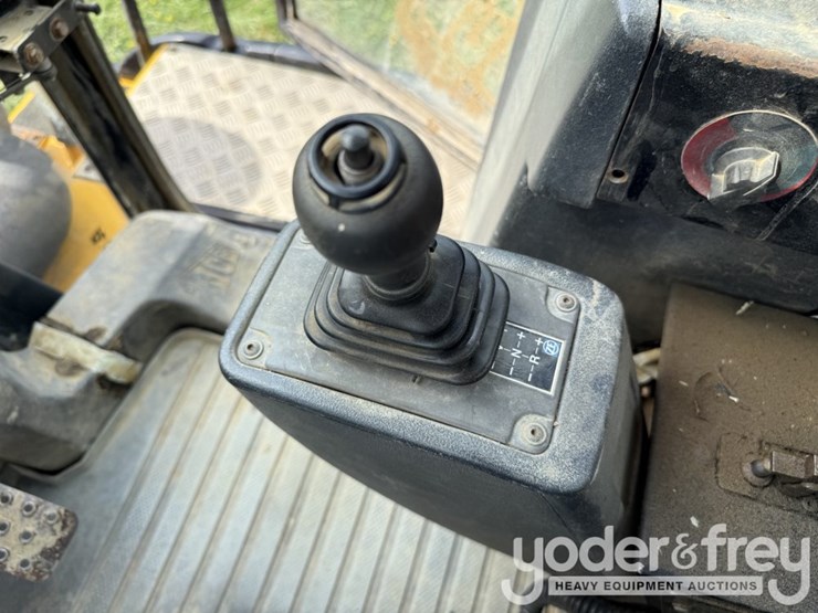 2005-jcb-718-image-37