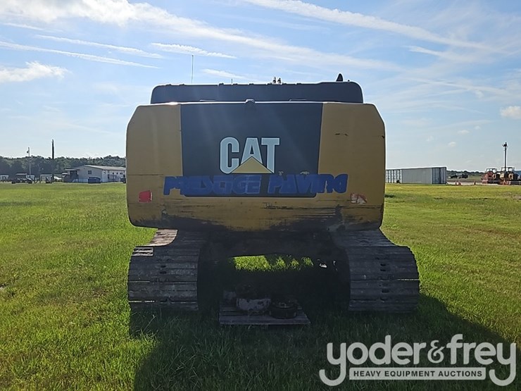 2015-caterpillar-329fl-image-26