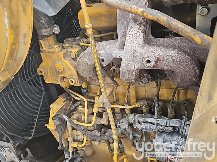 2011-deere-310j-image-30