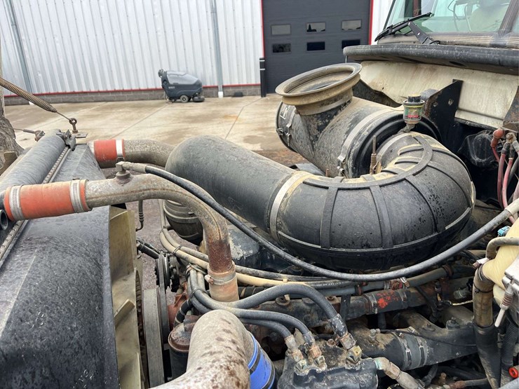 1999-mack-ch6-dump-truck-image-15