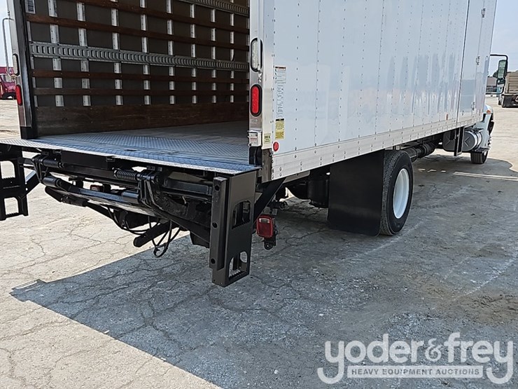 2017-international-durastar-4300-image-5