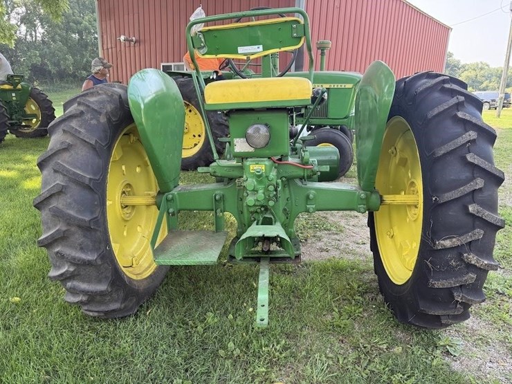 john-deere-b-image-5