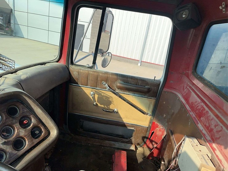 1982-ford-lt9000-image-42