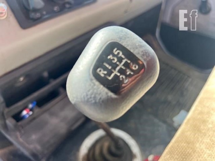 2003-freightliner-fl70-image-44