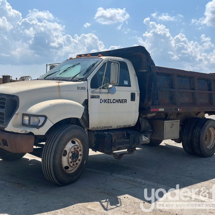 2000 FORD F750