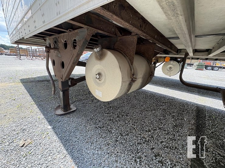 2006-utility-53'-x-102"-image-23