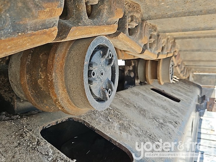 2017-caterpillar-336fl-image-10