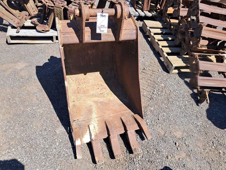 werk-brau-24"-bucket-w/-teeth-image-1