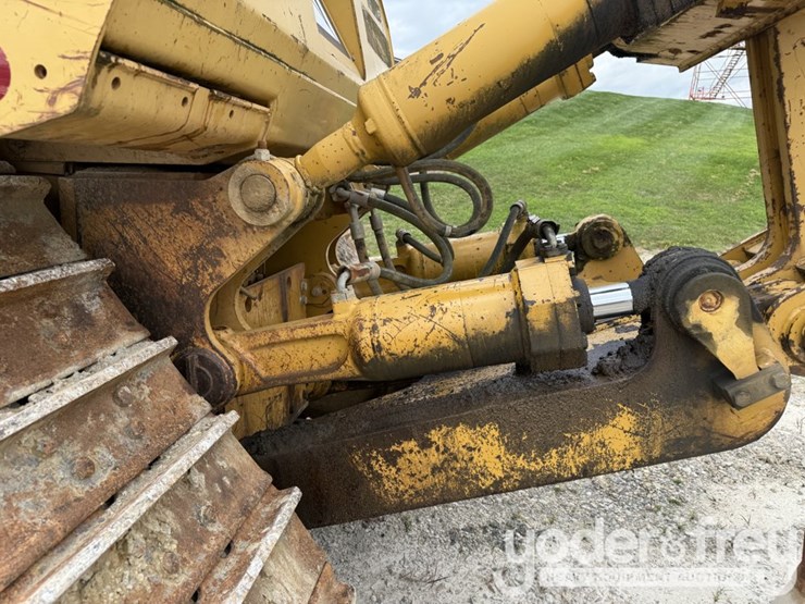 2005-caterpillar-d8t-image-15