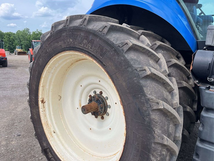 2012-new-holland-t8.300-image-16