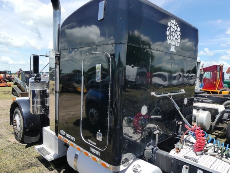 2002-peterbilt-379-image-9