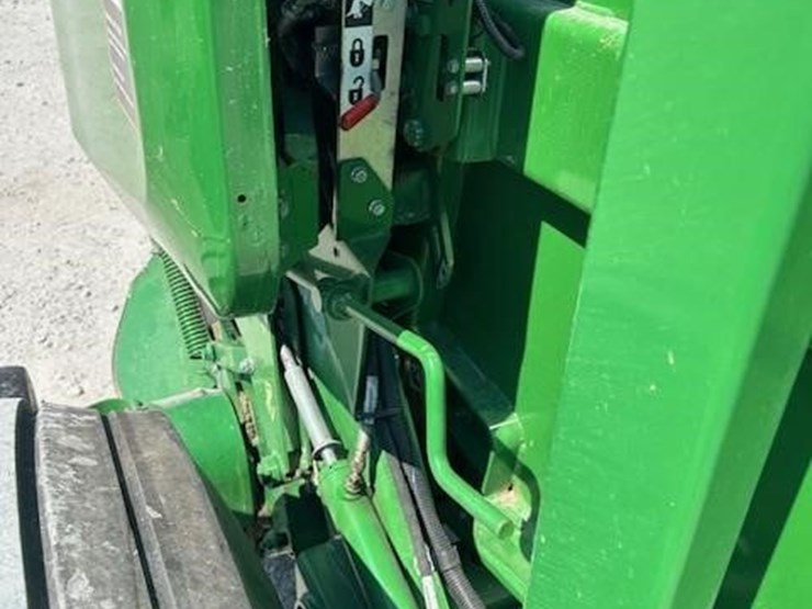 2019-john-deere-560m-image-14