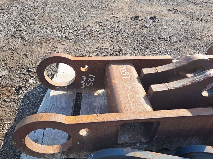 hydraulic-excavator-thumb-image-5