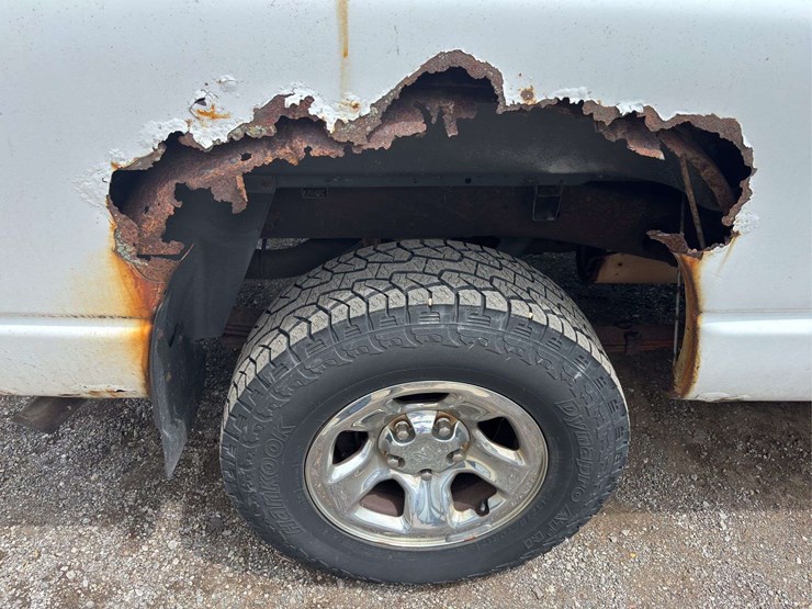 2002-dodge-ram-crew-cab-pickup-image-9