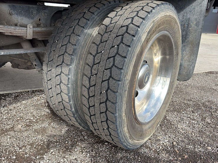 2006-ford-lcf-image-6