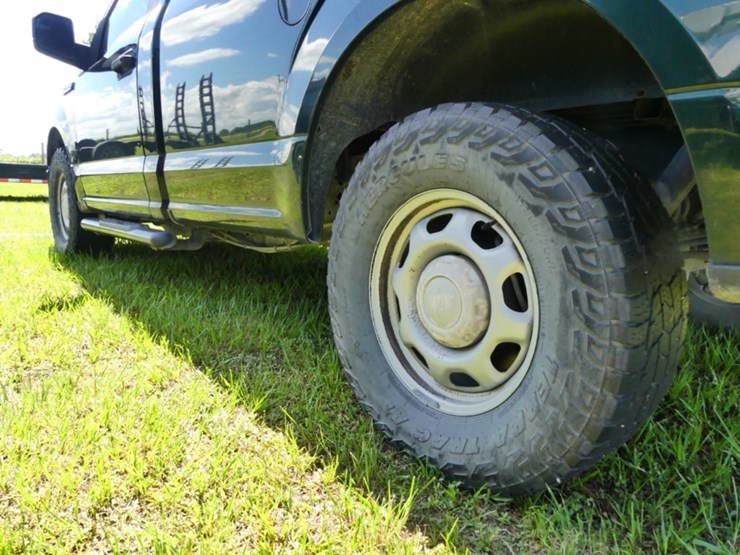 2017-ford-f150-xl-image-6